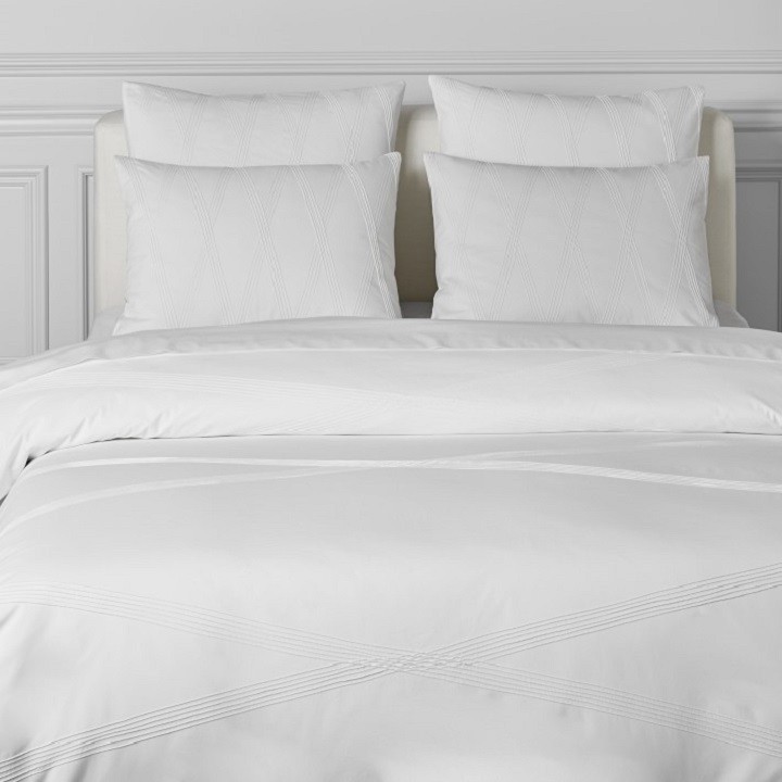 Drap giường màu trắng trơn
