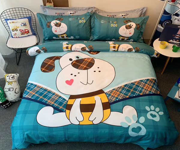 Mẫu drap giường in họa tiết cún con đáng yêu dành cho bé.